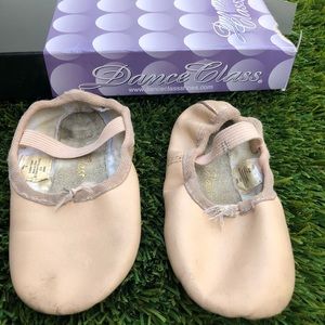 Dance Class ballet shoes, ballet pink, Sz 8